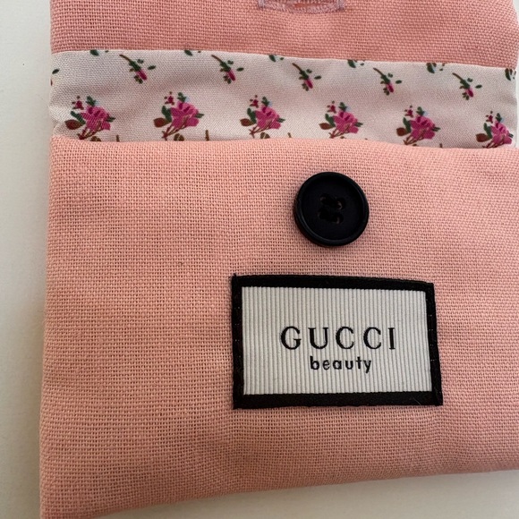 Gucci Pink Beauty Comb and Pouch Accessory Set main image 8